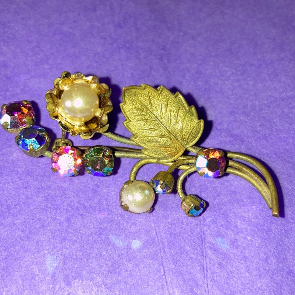 Vintage crystal brooch